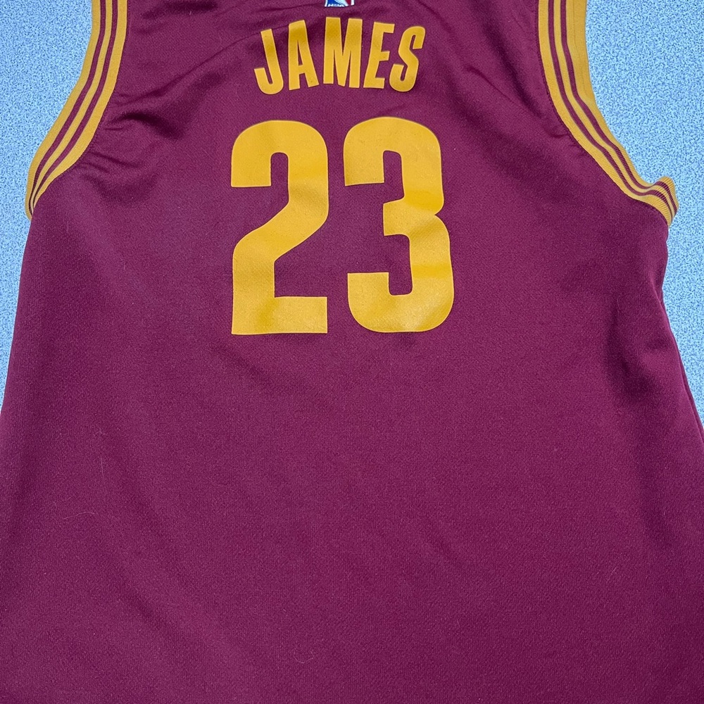 New without tags “James” Jersey